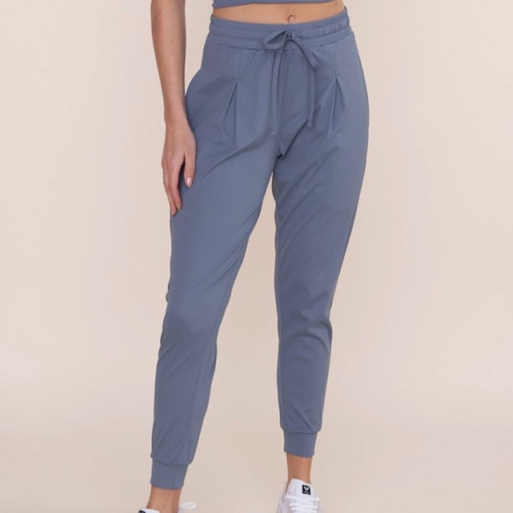 Solid Pleated Front Joggers